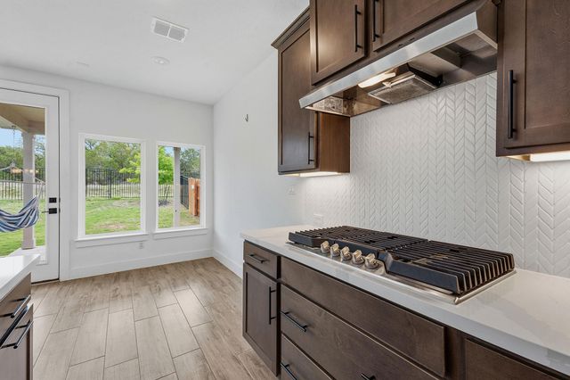 1102 Sage Thrasher CIR, Dripping Springs, TX 78620