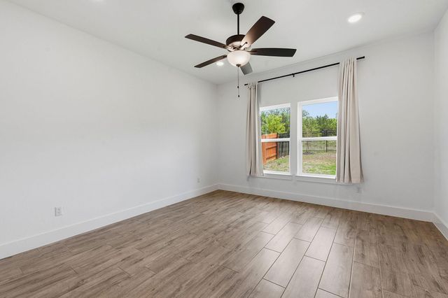 1102 Sage Thrasher CIR, Dripping Springs, TX 78620