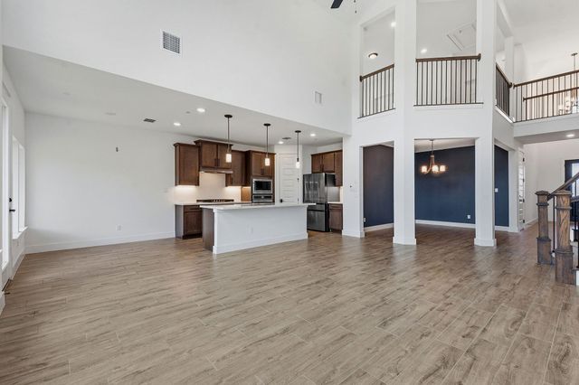 1102 Sage Thrasher CIR, Dripping Springs, TX 78620