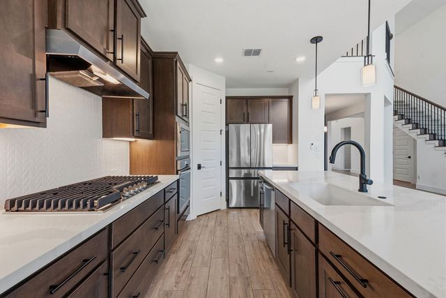 1102 Sage Thrasher CIR, Dripping Springs, TX 78620