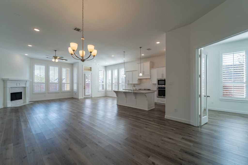 Image 12 of property listing at 2206 Hays Ranch Drive, Richmond, TX 77469