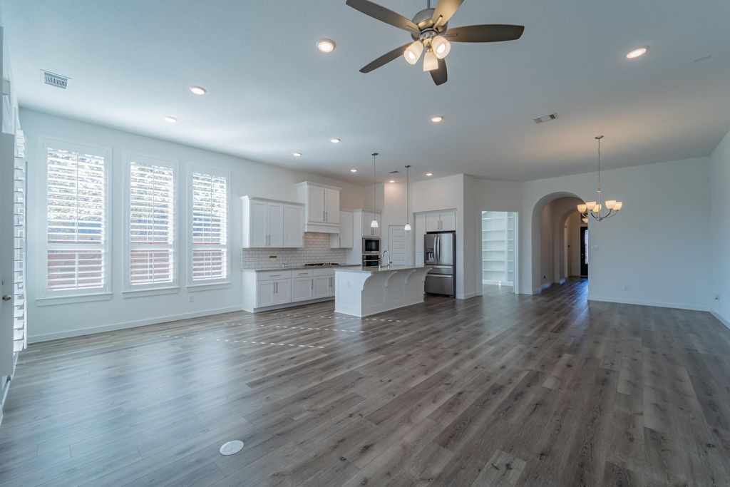 Image 15 of property listing at 2206 Hays Ranch Drive, Richmond, TX 77469