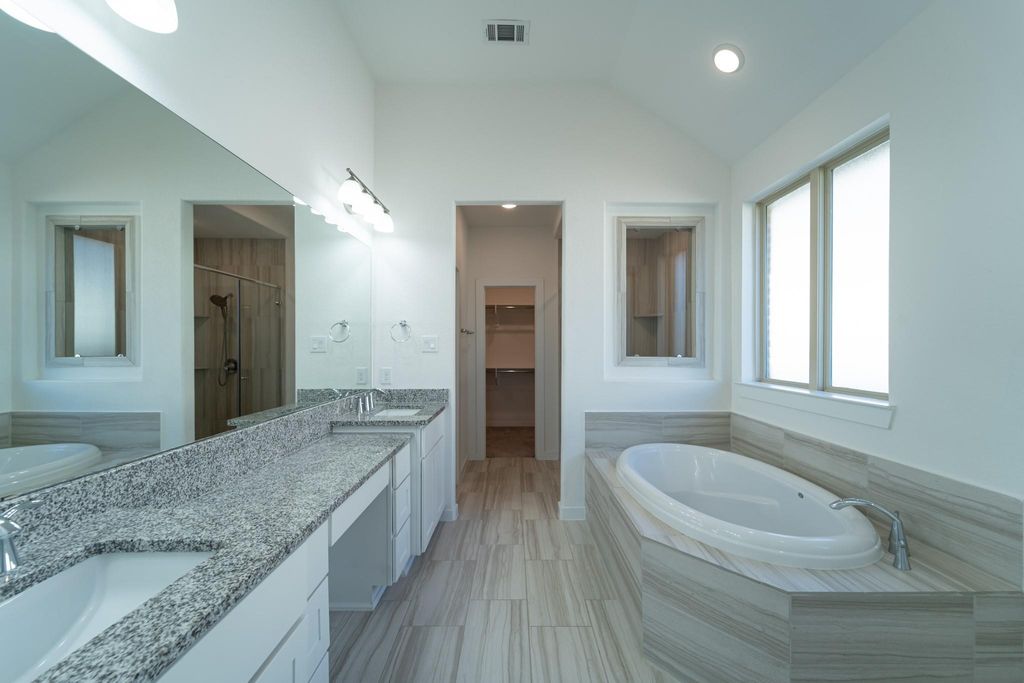 Image 20 of property listing at 2206 Hays Ranch Drive, Richmond, TX 77469