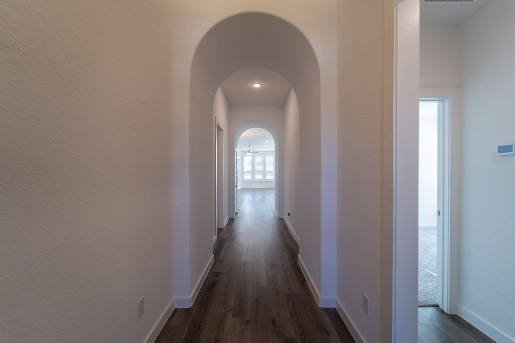 Image 4 of property listing at 2206 Hays Ranch Drive, Richmond, TX 77469