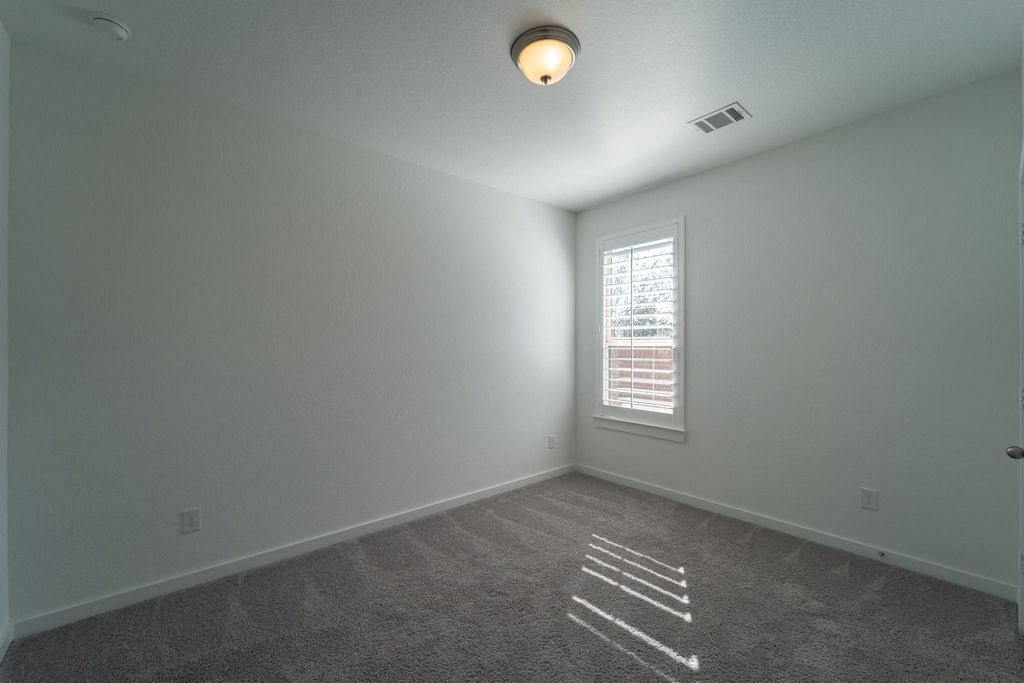 Image 6 of property listing at 2206 Hays Ranch Drive, Richmond, TX 77469