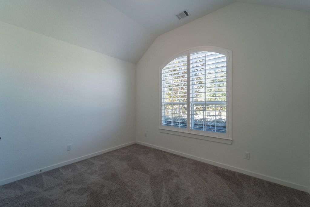 Image 7 of property listing at 2206 Hays Ranch Drive, Richmond, TX 77469