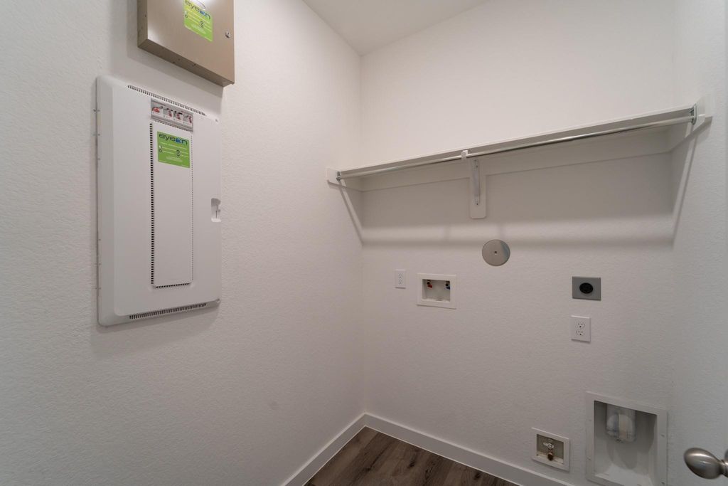 Image 9 of property listing at 2206 Hays Ranch Drive, Richmond, TX 77469