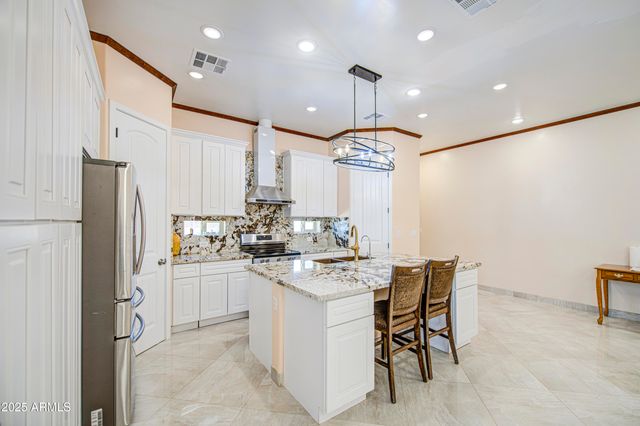 9005 S CALLE SAHUARO --, Guadalupe, AZ 85283