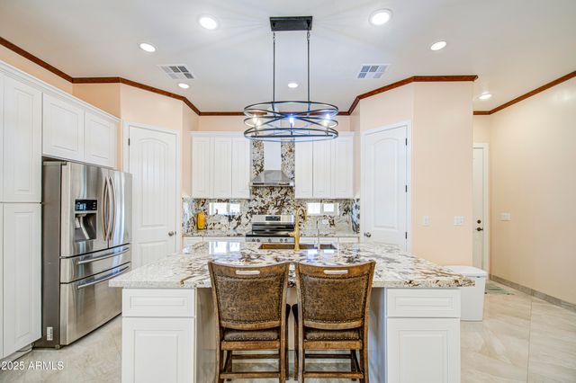 9005 S CALLE SAHUARO --, Guadalupe, AZ 85283