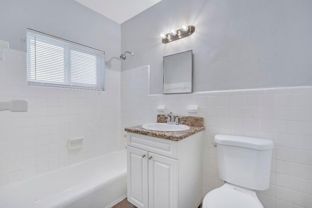 521 NE 82nd Terrace 8, Miami, FL 33138