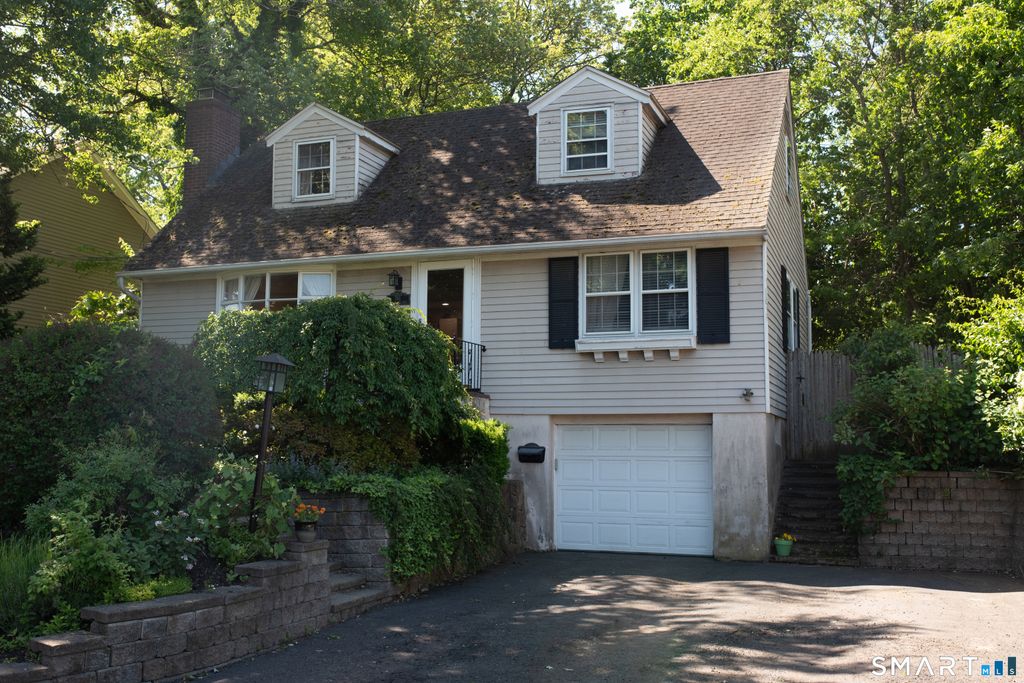 781 Tunxis Hill Road, Fairfield, CT 06824