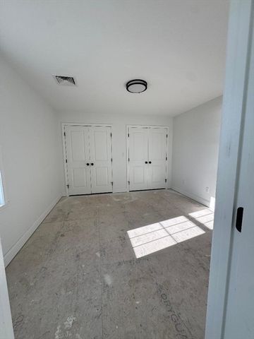 919 Dwelly, Fall River, MA 02720