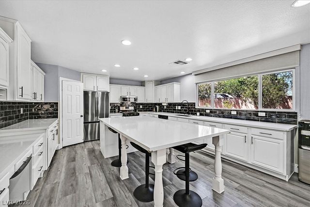 2647 Regency Cove Court, Las Vegas, NV 89121