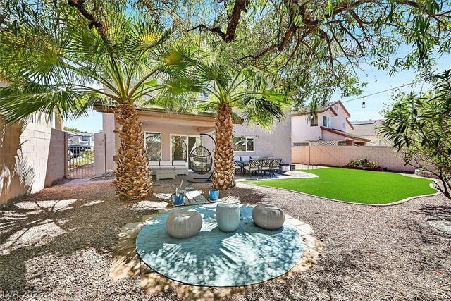 2647 Regency Cove Court, Las Vegas, NV 89121