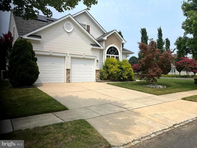 67 RIDGWAY DR, Bordentown, NJ 08505