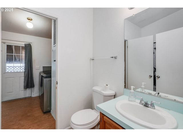 3921 PACIFIC Cir, Hubbard, OR 97032