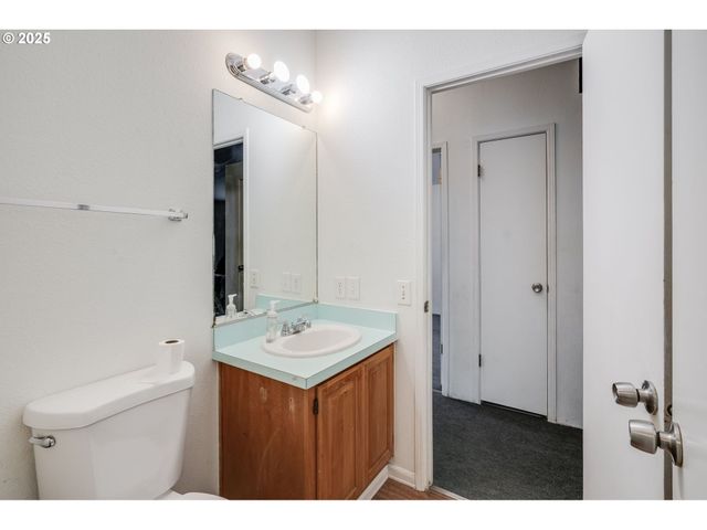 3921 PACIFIC Cir, Hubbard, OR 97032