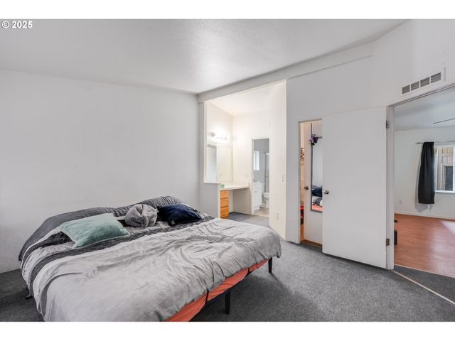 3921 PACIFIC Cir, Hubbard, OR 97032