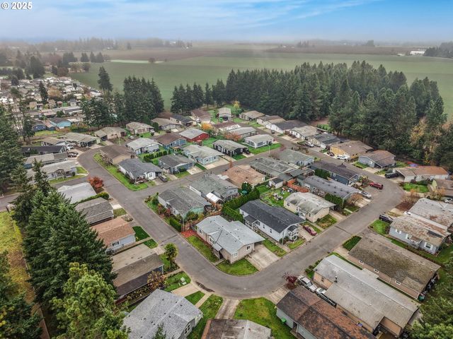 3921 PACIFIC Cir, Hubbard, OR 97032