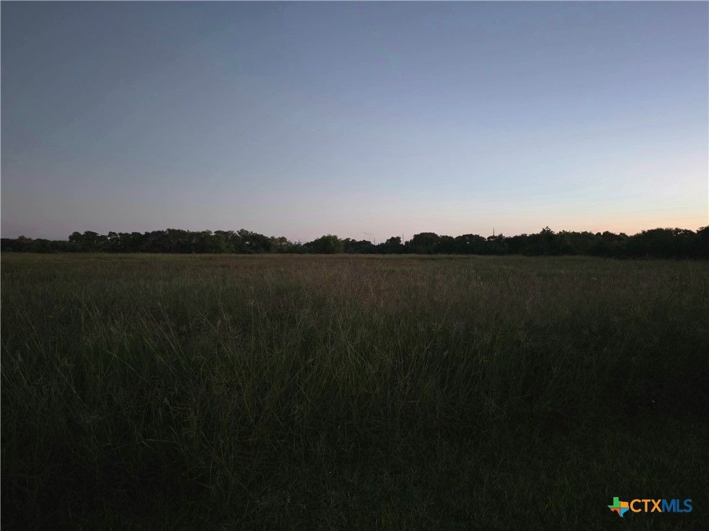 286 Loop Rd, Seadrift, TX 77983