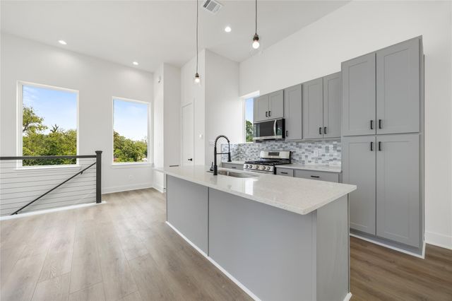 947 Green Meadow Street D, Houston, TX 77091