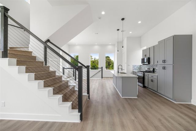 947 Green Meadow Street D, Houston, TX 77091