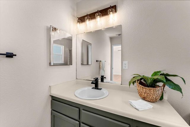 2907 Pawnee Court, Redding, CA 96001