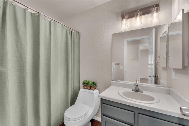 2907 Pawnee Court, Redding, CA 96001