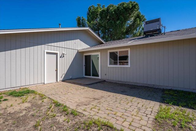 2907 Pawnee Court, Redding, CA 96001