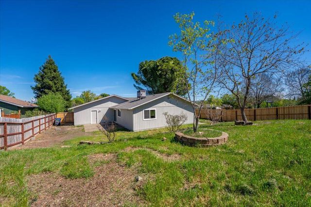 2907 Pawnee Court, Redding, CA 96001