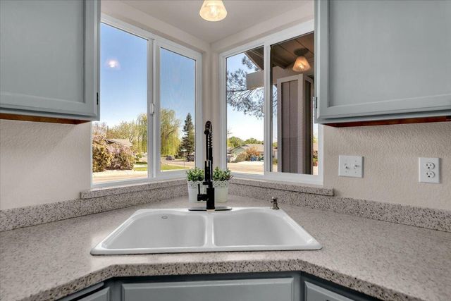 2907 Pawnee Court, Redding, CA 96001