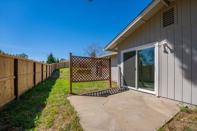 2907 Pawnee Court, Redding, CA 96001