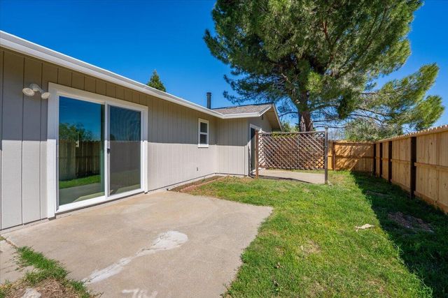 2907 Pawnee Court, Redding, CA 96001