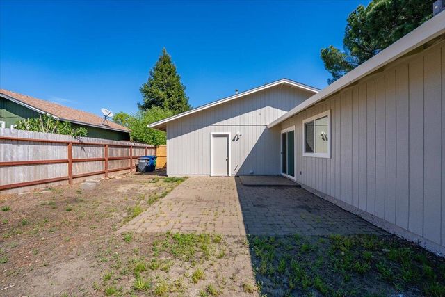 2907 Pawnee Court, Redding, CA 96001