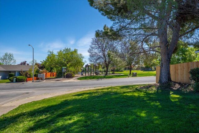 2907 Pawnee Court, Redding, CA 96001