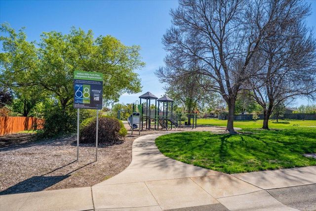 2907 Pawnee Court, Redding, CA 96001