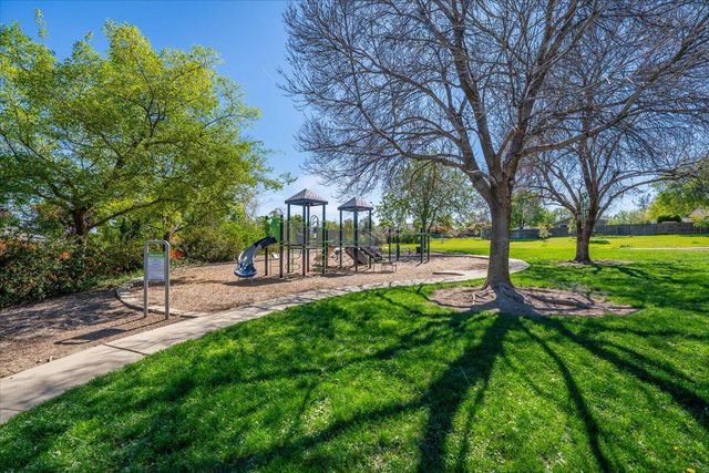 2907 Pawnee Court, Redding, CA 96001