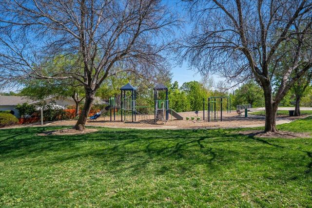 2907 Pawnee Court, Redding, CA 96001