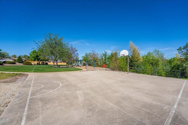 2907 Pawnee Court, Redding, CA 96001