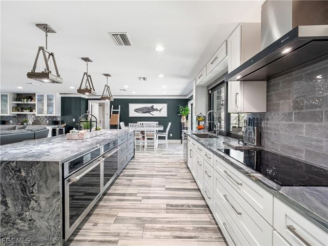 1912 SE 33rd TER, Cape Coral, FL 33904