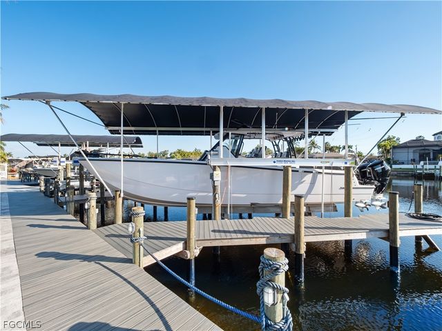 1912 SE 33rd TER, Cape Coral, FL 33904