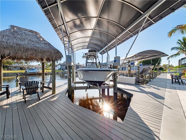 1912 SE 33rd TER, Cape Coral, FL 33904