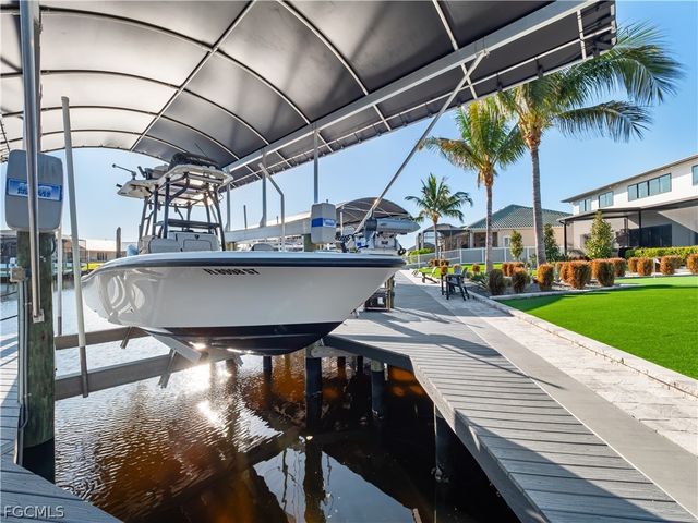 1912 SE 33rd TER, Cape Coral, FL 33904