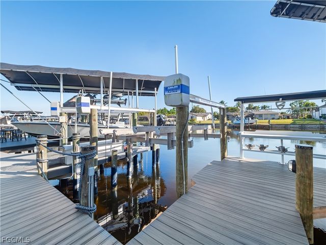 1912 SE 33rd TER, Cape Coral, FL 33904