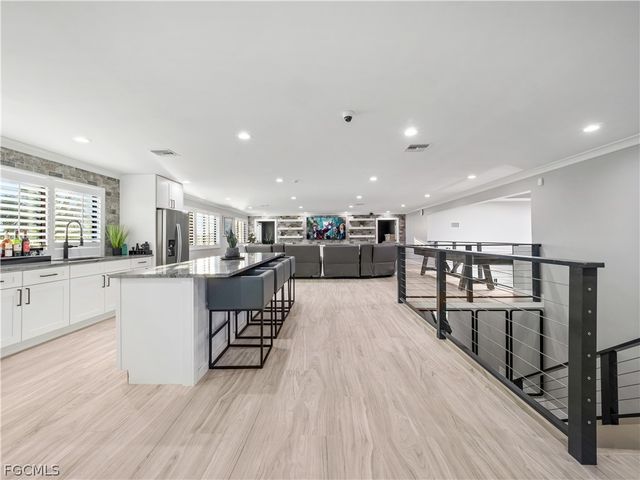 1912 SE 33rd TER, Cape Coral, FL 33904