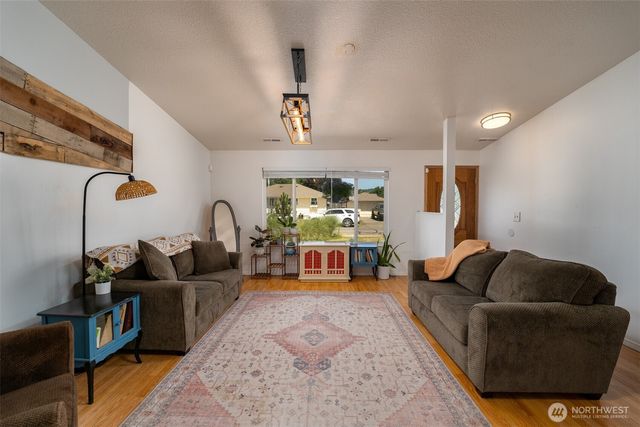 3215 William Avenue, Longview, WA 98632