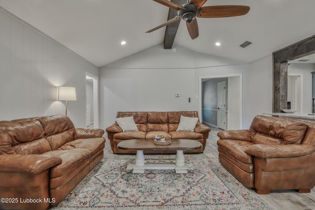 6901 Avenue W, Lubbock, TX 79412