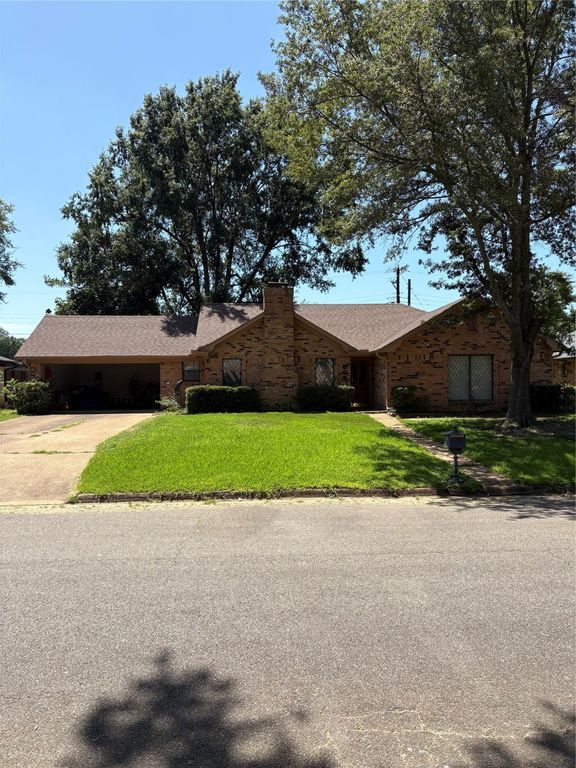 605 32nd Street NE, Paris, TX 75460