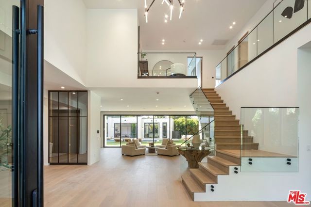 17055 Rancho Street, Encino (los Angeles), CA 91316