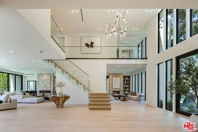 17055 Rancho Street, Encino (los Angeles), CA 91316